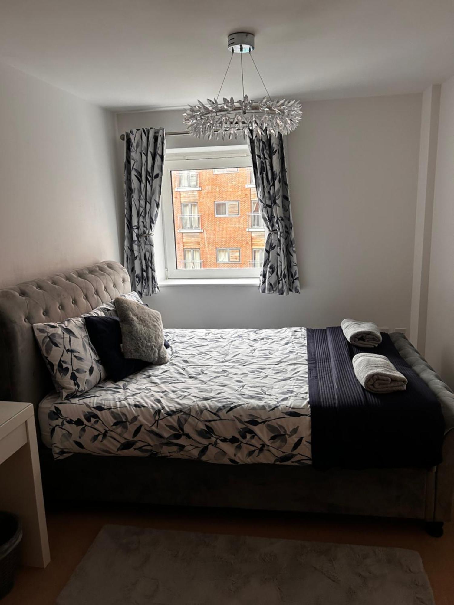 City Centre Apartment. レクサム エクステリア 写真