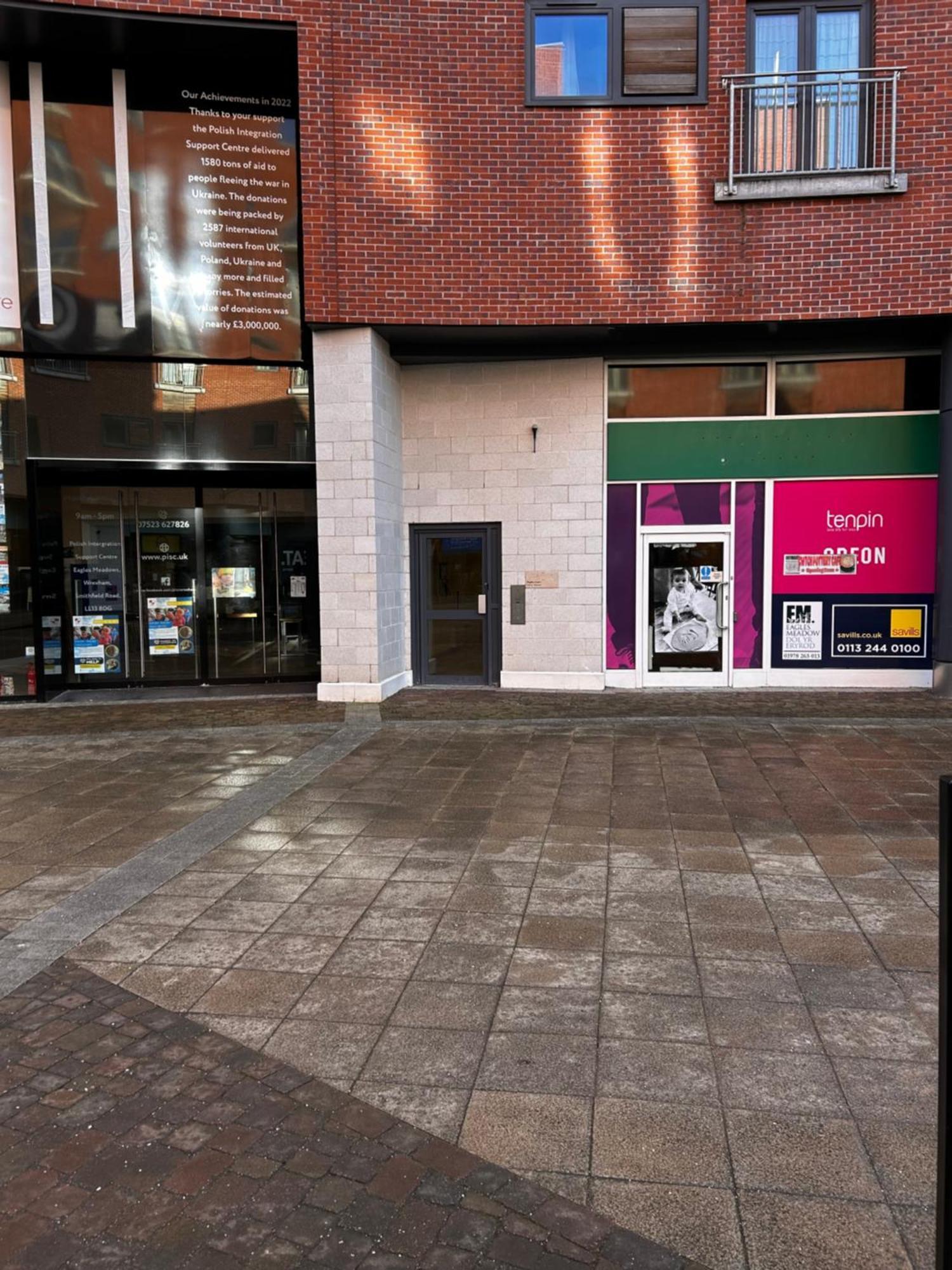 City Centre Apartment. レクサム エクステリア 写真