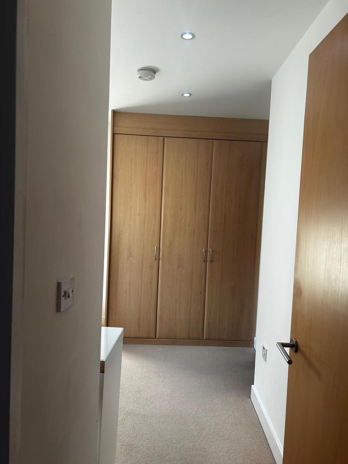 City Centre Apartment. レクサム エクステリア 写真